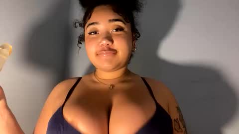 Snapshot of dayqueen1 chatting on 06-03-26, 11:35 dayqueen1 online show from 06-03-26, 11:35
