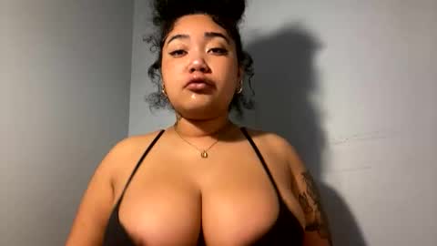 Snapshot of dayqueen1 chatting on 06-09-26, 11:11 dayqueen1 online show from 06-09-26, 11:11