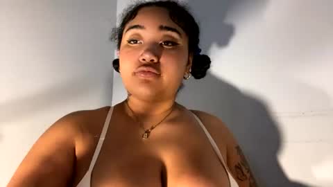 Snapshot of dayqueen1 chatting on 06-15-26, 06:43 dayqueen1 online show from 06-15-26, 06:43