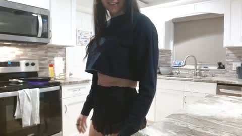 Snapshot of dazeydo chatting on 12-14-24, 12:44 Dazey online show from 12-14-24, 12:44