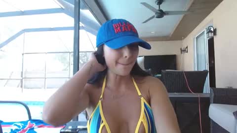 Snapshot of dazeydo chatting on 03-08-25, 07:42 Dazey online show from 03-08-25, 07:42