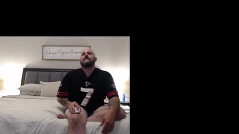 Snapshot of dboyter9 chatting on 06-30-26, 04:46 blondemamabalddaddy online show from 06-30-26, 04:46