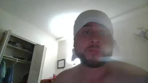 Snapshot of dc_cubano chatting on 06-25-26, 05:23 Uptkooling online show from 06-25-26, 05:23