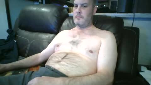 Snapshot of ddboobman chatting on 06-27-26, 01:10 want girl to play with me online show from 06-27-26, 01:10