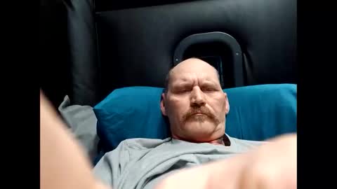 ddowning670 online show from 04-12-26, 04:17