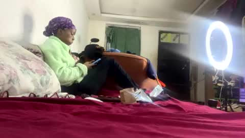 Snapshot of de_maskedcouple chatting on 07-12-26, 01:40 de_maskedcouple online show from 07-12-26, 01:40
