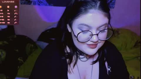 Luna online show from 12-18-25, 10:10