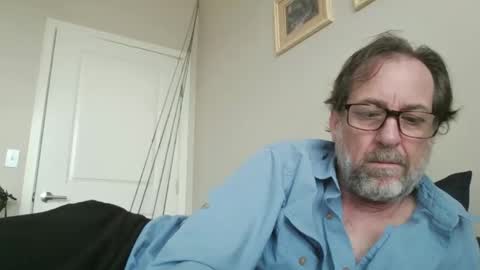 playing near open window online show from 01-08-26, 07:05