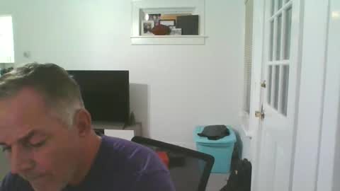 Snapshot of deano2nyc chatting on 12-27-24, 05:09 Deano DILF online show from 12-27-24, 05:09