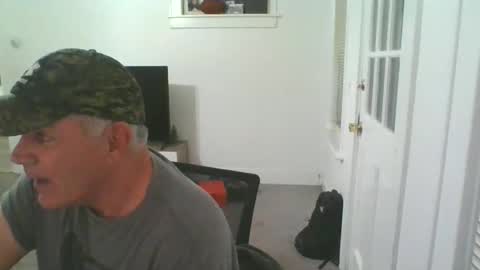 Snapshot of deano2nyc chatting on 12-28-24, 03:58 Deano DILF online show from 12-28-24, 03:58