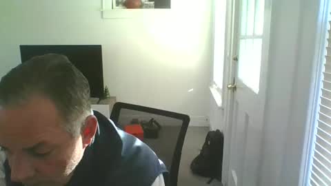 Snapshot of deano2nyc chatting on 12-31-24, 07:40 Deano DILF online show from 12-31-24, 07:40