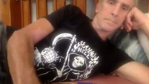 deanofflove2210 online show from 12-04-24, 10:02