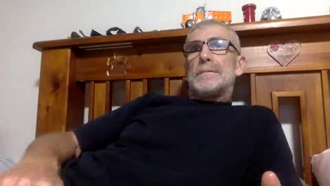 deanofflove2210 online show from 01-04-25, 01:10