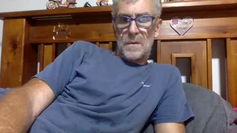 deanofflove2210 online show from 02-08-25, 10:18