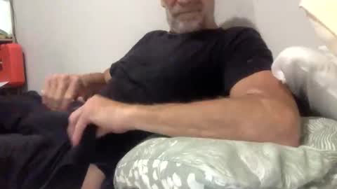 Snapshot of deanofflove221000 chatting on 12-18-25, 01:33 deanofflove221000 online show from 12-18-25, 01:33