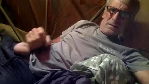 Snapshot of deanofflove221000 chatting on 01-18-26, 01:31 deanofflove221000 online show from 01-18-26, 01:31