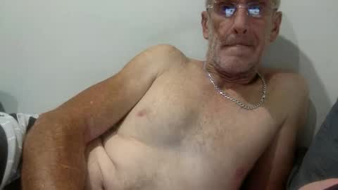 Snapshot of deanofflove221000 chatting on 02-22-26, 06:17 deanofflove221000 online show from 02-22-26, 06:17