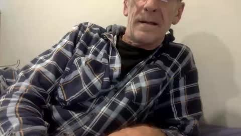 deanofflove221000 online show from 04-07-26, 07:20