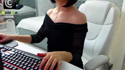 Elly online show from 02-16-25, 09:48