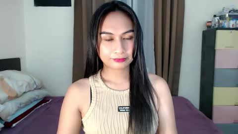 Snapshot of dearest_anna chatting on 02-25-26, 12:15 dearest_anna online show from 02-25-26, 12:15