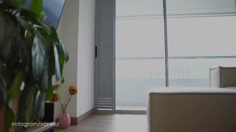 Snapshot of dearnina chatting on 09-19-25, 12:06 NINA   30OFF online show from 09-19-25, 12:06