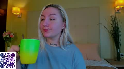 Debbie Mon Tue Fri Sun Sat GMT 3 1000am - 0400pm  online show from 01-18-26, 06:23