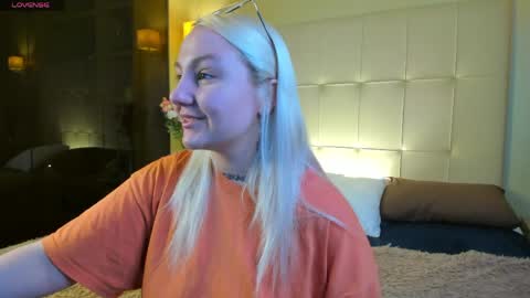 Debbie Mon Tue Fri Sun Sat GMT 3 1000am - 0400pm  online show from 04-01-26, 05:21