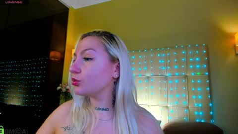 Debbie Mon Tue Fri Sun Sat GMT 3 1000am - 0400pm  online show from 04-15-26, 06:37