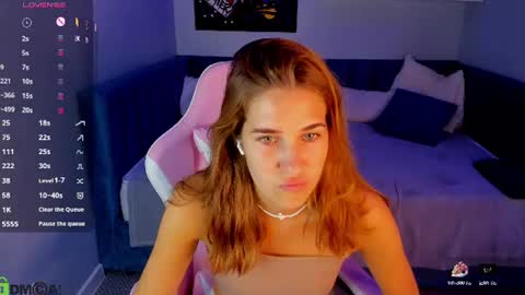 Snapshot of debbie_wools chatting on 06-28-26, 10:38 Jennifer online show from 06-28-26, 10:38
