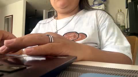 Snapshot of debie_lehee chatting on 05-20-26, 01:50 Victoria online show from 05-20-26, 01:50