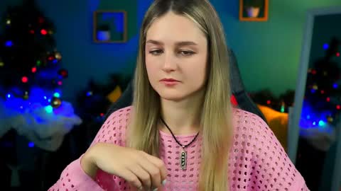 Snapshot of deboralarson chatting on 12-17-24, 03:50 Debora online show from 12-17-24, 03:50