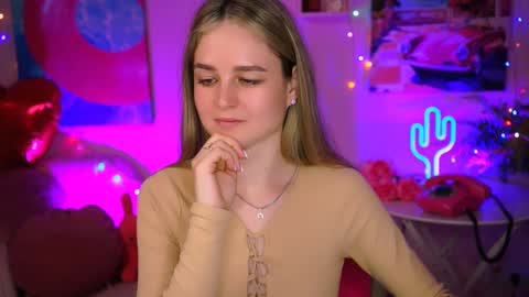 Snapshot of deboralarson chatting on 03-11-25, 09:45 Debora online show from 03-11-25, 09:45