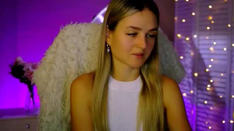 Debora online show from 11-22-25, 04:44