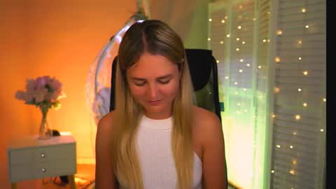 Snapshot of deboralarson chatting on 05-10-26, 03:12 Debora online show from 05-10-26, 03:12