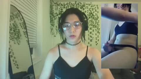 Snapshot of deciduousdoll chatting on 09-29-25, 05:56 deciduousdoll online show from 09-29-25, 05:56