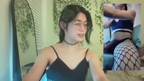 Snapshot of deciduousdoll chatting on 11-08-25, 07:30 deciduousdoll online show from 11-08-25, 07:30