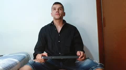 Santiago online show from 03-05-25, 02:46