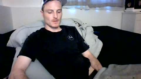 Snapshot of dee4dayz19 chatting on 06-12-26, 06:51 Dee4dayz online show from 06-12-26, 06:51