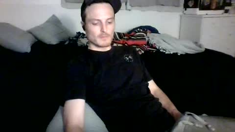 Snapshot of dee4dayz19 chatting on 07-05-26, 01:23 Dee4dayz online show from 07-05-26, 01:23