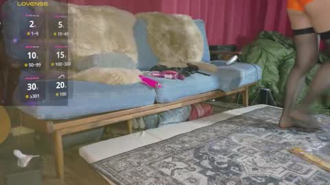 Snapshot of deebee4649 chatting on 09-27-25, 07:35 DBJapanese Couple online show from 09-27-25, 07:35