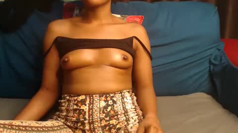 Snapshot of deedat4 chatting on 02-10-26, 07:40 Dee online show from 02-10-26, 07:40