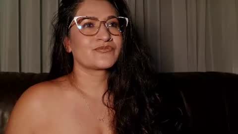 Snapshot of deesseluxure_ chatting on 06-14-26, 03:08 Andre online show from 06-14-26, 03:08