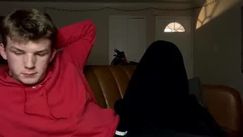 Snapshot of deeyungguy chatting on 12-11-24, 06:31 more content and goodies online show from 12-11-24, 06:31