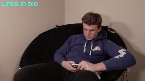 Snapshot of deeyungguy chatting on 12-13-24, 06:27 more content and goodies online show from 12-13-24, 06:27