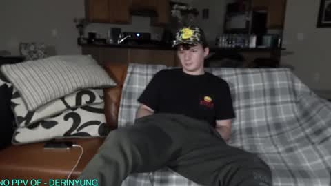 Snapshot of deeyungguy chatting on 01-20-25, 09:56 more content and goodies online show from 01-20-25, 09:56