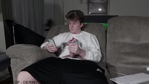 Snapshot of deeyungguy chatting on 01-27-25, 09:02 more content and goodies online show from 01-27-25, 09:02