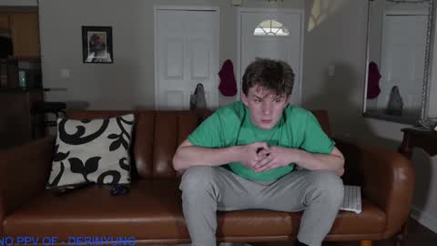 Snapshot of deeyungguy chatting on 01-31-25, 06:14 more content and goodies online show from 01-31-25, 06:14