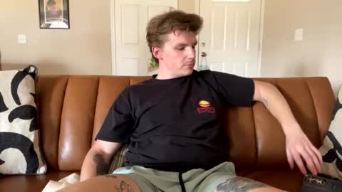 Snapshot of deeyungguy chatting on 03-11-25, 07:36 more content and goodies online show from 03-11-25, 07:36