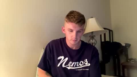 Snapshot of deeyungguy chatting on 10-21-25, 07:47 more content and goodies online show from 10-21-25, 07:47