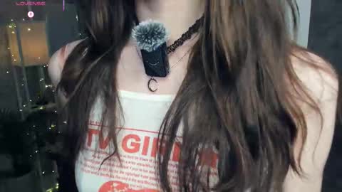 Snapshot of defeded_lovee chatting on 12-14-25, 07:51 Amy online show from 12-14-25, 07:51